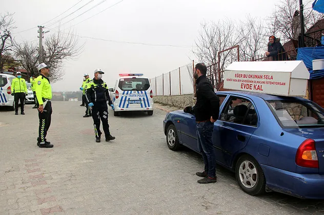 "Evde Kal" çağrısına dikkat çekmek isterken cezayı yedi! Şaşkına çeviren olay