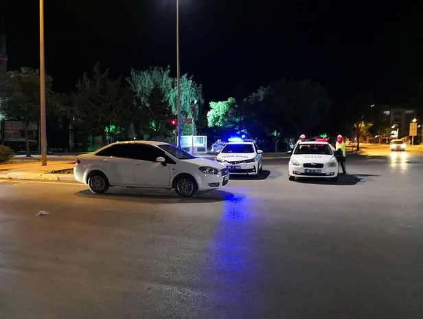 SON DAKİKA: Kısıtlamayı ihlal eden alkollü sürücü polise hakaret edip basına saldırdı-5