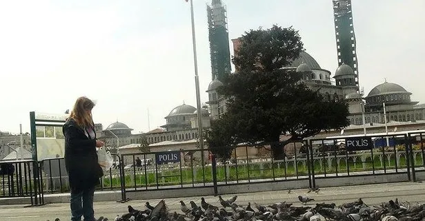Türkiye sevdikleri için evde kalınca meydanlar kuşlara kaldı