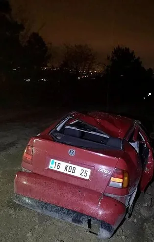 El freni çekilmeyen otomobil uçuruma devrildi: 2 yaralı