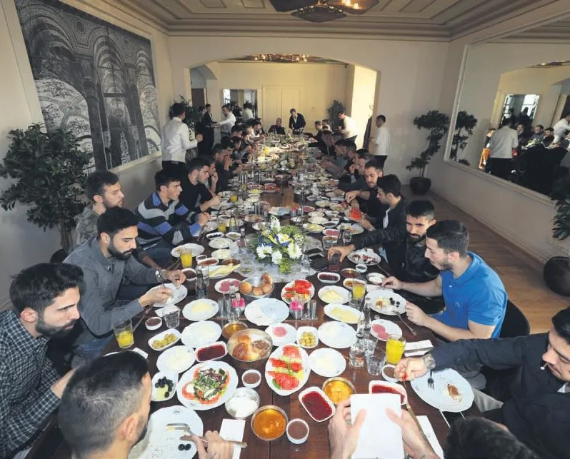 F.Bahçe’den şimdi de kahvaltı etkinliği