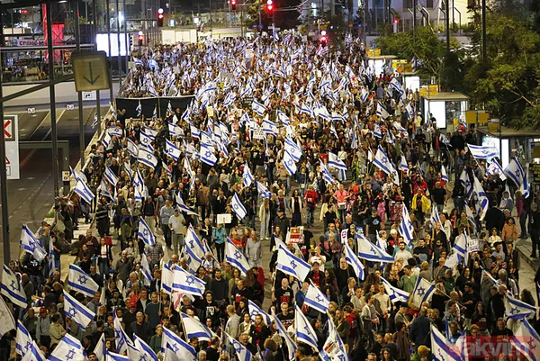 Tel Aviv katil Netanyahu’ya karşı ayaklandı! On binler sokakta: Ben Gvir teröristtir - 1