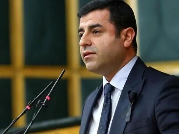 kilicdaroglundan-14-mayis-ruzgari-alan-selahattin-demirtas-mutalaa-sonrasi-tehdit-savurdu-diz-cokeceksiniz-1681507217070.jpeg