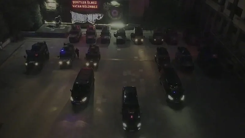 İstanbul ve Mersin'de terör örgütüne operasyon! 8 şüpheli yakalandı (DHA)