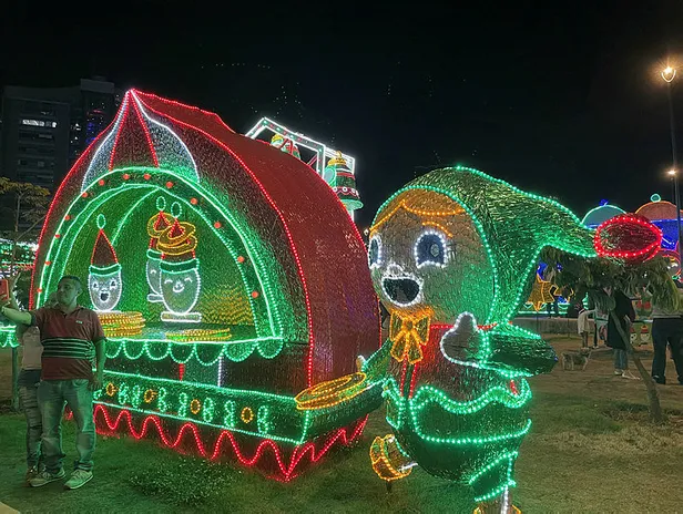 memur-isci-calisan-31-aralik-cuma-yarim-gun-mu-31-aralikta-okullar-tatil-mi-1640527224324.jpg 31 Aralık okullar tatil mi, yarım gün mü? Memur, çalışanlar için 31 Aralık Cuma mesai yarım gün mü, tam gün mü?-4