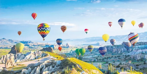 Dünyaca ünlü model Bella Hadid ile fotoğrafçı Mert Alaş Kapadokya'daydı-3