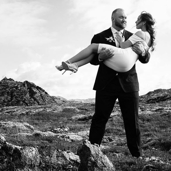 Game of Thrones'ın yıldızı Hafthor Julius Bjornsson ile Kelsey Henson evlendi-1