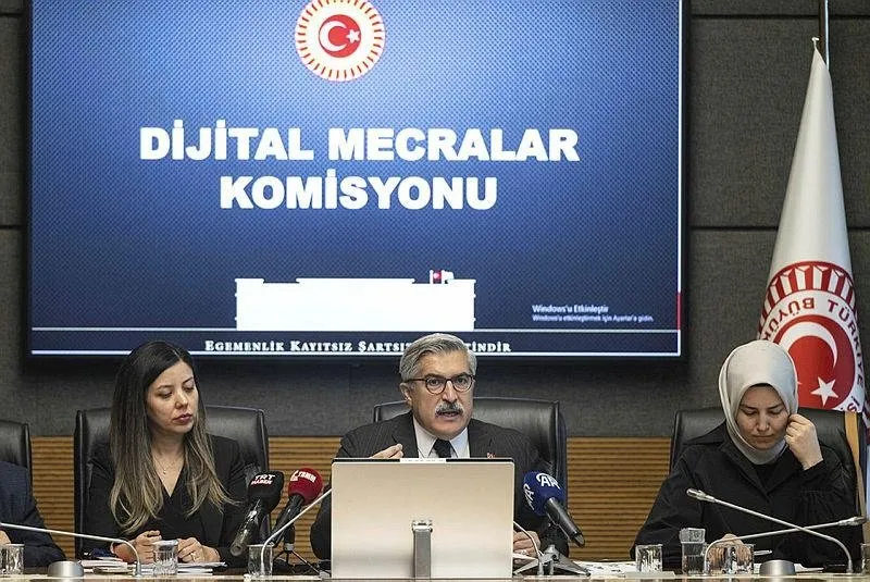 TBMM Dijital Mecralar Komisyonu, AK Parti Hatay Milletvekili Hüseyin Yayman (ortada) başkanlığında toplandı