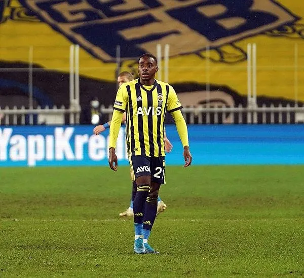 son-dakika-pfdk-fenerbahceli-futbolculara-cezayi-kesti-altay-bayindir-ve-bright-osayi-samuel-1634848685151.jpeg Son dakika: PFDK Fenerbahçeli futbolculara cezayı kesti! Altay Bayındır ve Bright Osayi-Samuel...-3