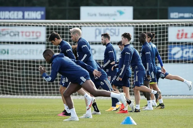 Fenerbahçe’den derbiye 4x4’lük hazırlık!