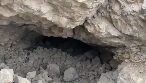 SON DAKİKA! Pençe-Kilit Operasyonu'ndan yeni görüntüler! 200 ve 300 metrelik mağaralar basıldı! Silah ve mühimmatlar...