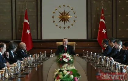 Fulbol camiası Küliye’de! Başkan Erdoğan kulüp başkanlarıyla tek tek tokalaştı