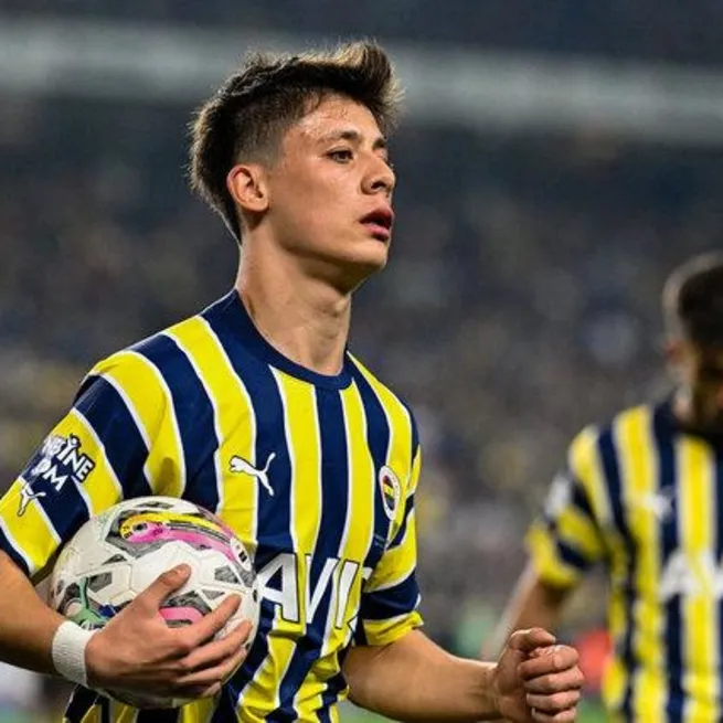 İspanyollar Fenerbahçenin genç yıldızı Arda Güleri manşetine taşıdı