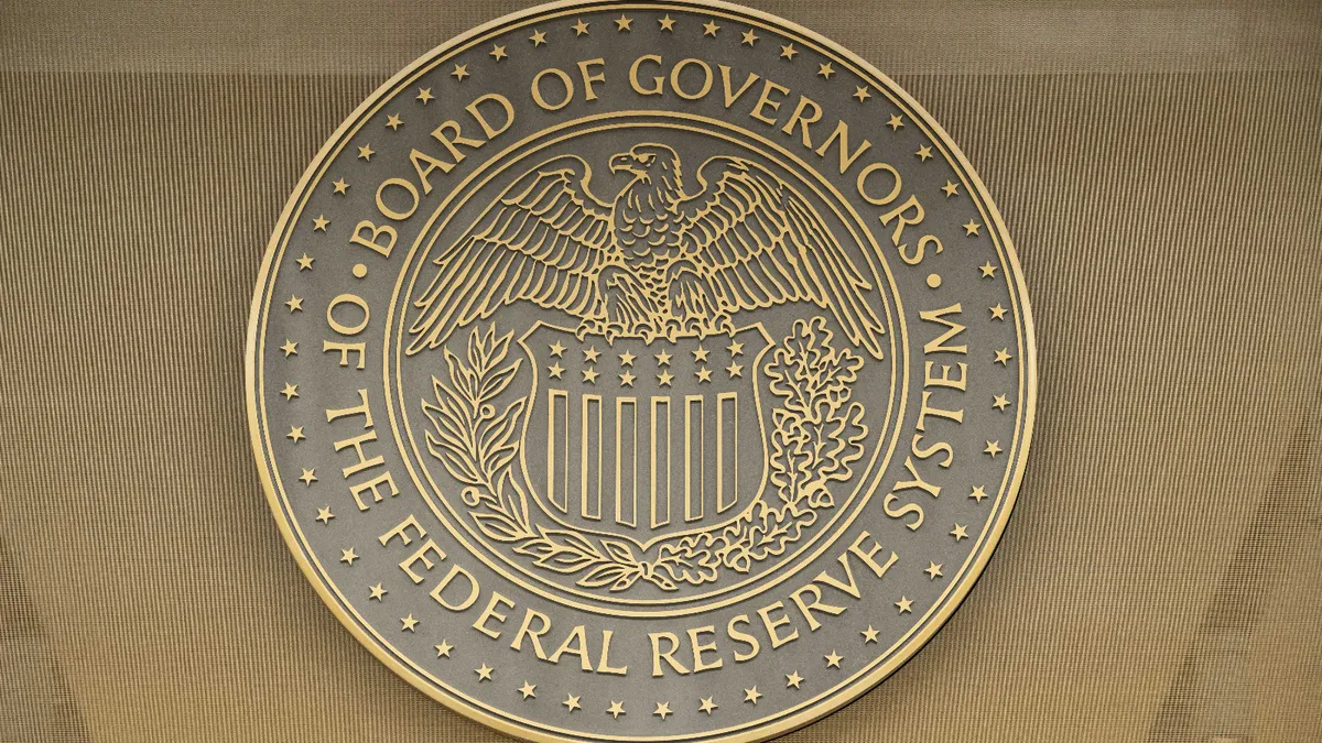 Fed faizi artırdı! Kevin Warsh, güçlü ekonomi, yüksek enflasyon ve jeopolitik gelişmeleri anlattı