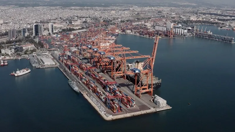limanlarda-tum-zamanlarin-subat-rekoru-439-milyon-ton-yuk-elleclendi-1773130865333.jpeg Limanlarda tüm zamanların şubat rekoru: 43,9 milyon ton yük elleçlendi-8