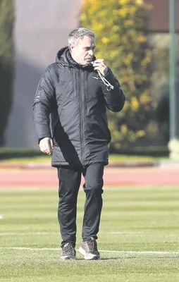 Yanal’ın yüzü güldü