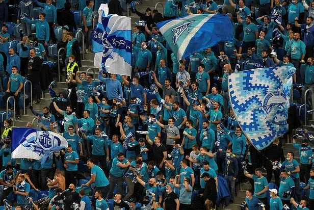 rusya-premier-lig-ekibi-zenitten-maca-gelen-taraftarlara-ucretsiz-koronavirus-asisi-1615648971301.jpeg Rusya Premier Lig ekibi Zenit'ten maça gelen taraftarlara ücretsiz koronavirüs aşısı!-2