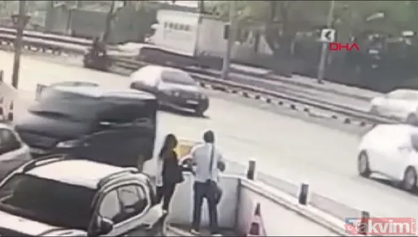 İstanbul'da korkunç kaza kamerada! Bakırköy'de bariyerlere çarpan motosiklet sürücüsü hayatını kaybetti - 6