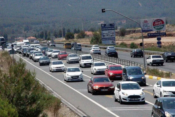 1-milyon-nufuslu-muglada-arac-sayisi-552-bine-ulasti-1637676349619.jpg 1 milyon nüfuslu Muğla’da araç sayısı 552 bine ulaştı-2