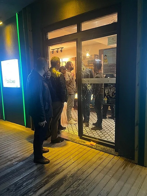 chpli-fuat-ondesten-magandalik-germencik-belediyesine-ait-is-yerine-ates-etti-1775551375706.jpeg CHP'li Fuat Öndeş'ten magandalık: Germencik Belediyesi'ne ait iş yerine ateş etti-2