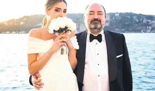 maldivlerde-5-milyonluk-dugun-yapan-nevzat-aydin-haklarini-isteyen-calisanlara-isyan-etti-nankorluk-yapiyorsun-1646269422708.jpeg Maldivler'de 5 milyonluk düğün yapan Nevzat Aydın haklarını isteyen çalışanlara isyan etti! "Nankörlük yapıyorsunuz"-3
