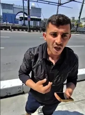 galata-koprusunde-turistlere-firca-oyunu-kamerada-1778865135273.jpeg Galata Köprüsü’nde turistlere fırça oyunu kamerada! Hayasızca hareket eden 2 şüpheli yakalandı-3