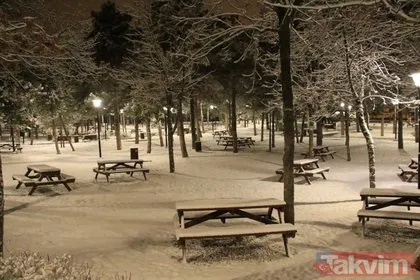 Ankara’da kar yağışı etkili oluyor! Ankara’da okullar  tatil mi? 14 Aralık Cuma Ankara’da okullar tatil olacak mı?