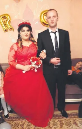 Salgın nedeniyle sınırlar kapanınca Azerbaycan'da kalmışlardı... İki ay sonra Türkiye'ye geldiler!