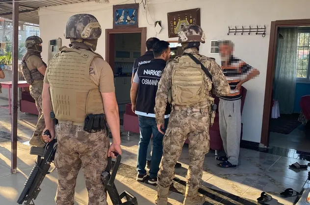 Adana ve Osmaniye'de uyuşturucu tacirlerine operasyon