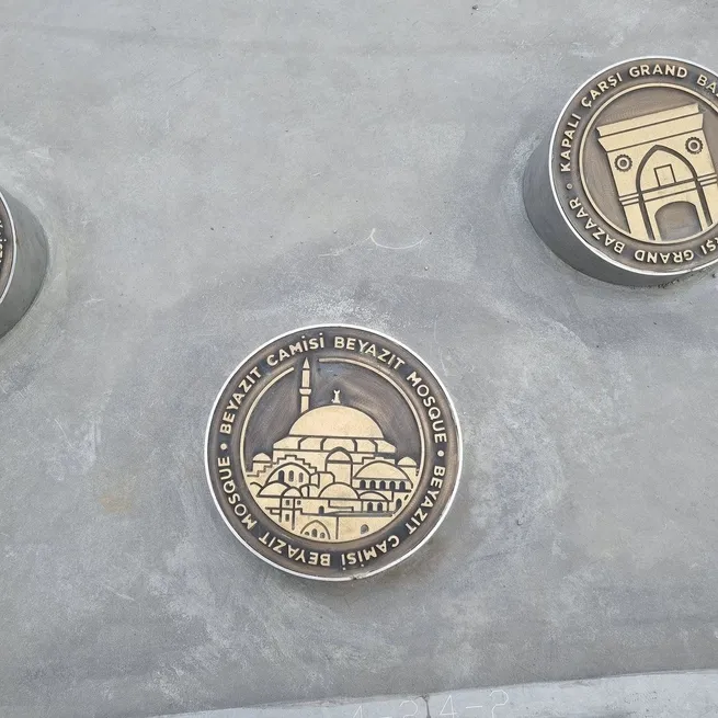 İBB Başkanı Ekrem İmamoğlu toplumun sinir uçlarıyla oynuyor: Cami motifleri ayaklar altında