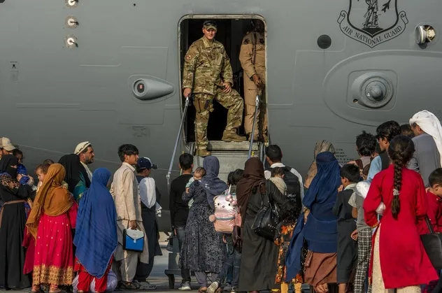 Pentagon'dan Afganistan tahliyesine ilişkin çarpıcı açıklama: Yarısı çocuk