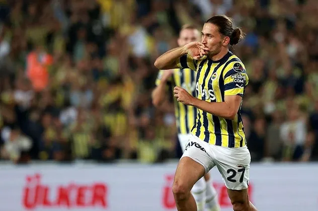 Geçen seneki yükselen formunu Jorge Jesus ile daha da geliştiren Crespo, Avrupa'nın zirvesinde | Spor haberleri