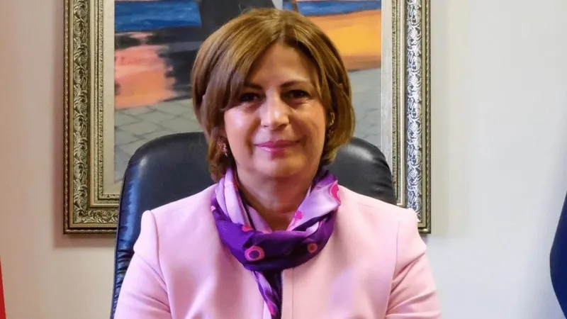 chpnin-eskisehir-belediye-baskan-adayi-ayse-unluceden-trafik-sorunuyla-ilgili-soruya-tepki-ceken-cevap-1711362732874.jpeg Ayşe Ünlüce