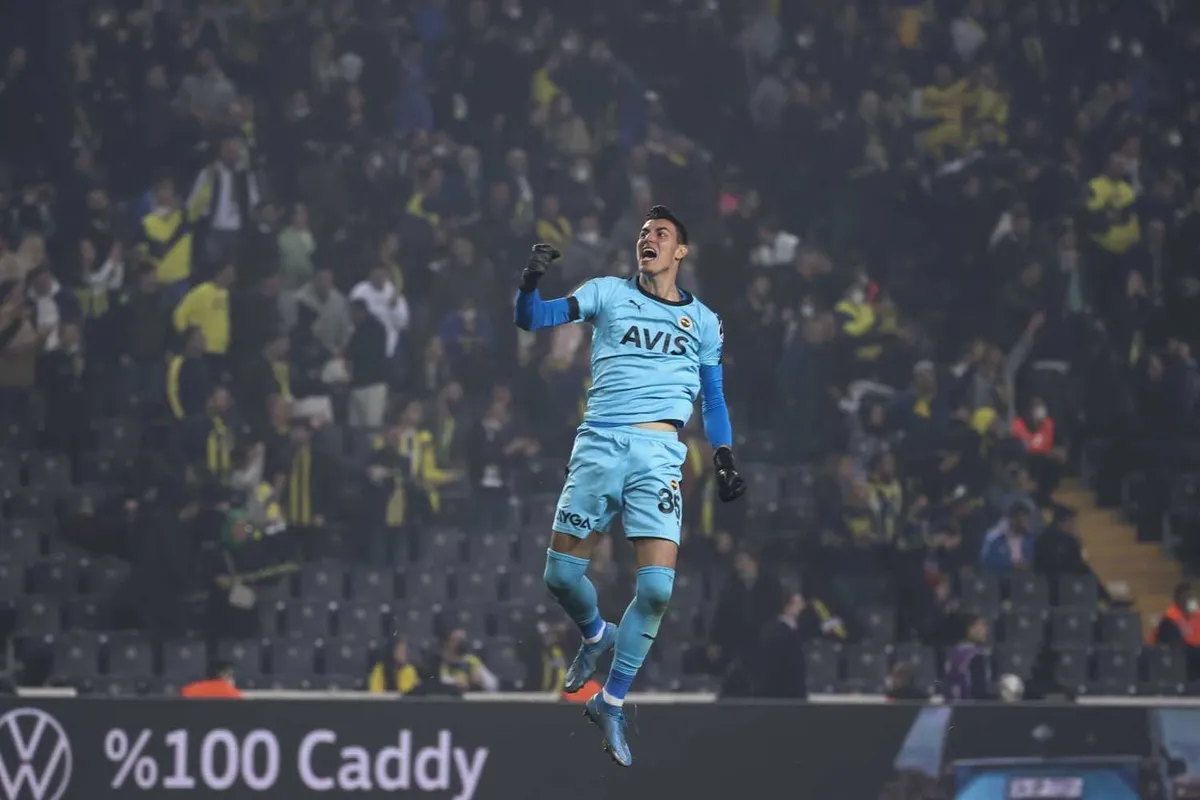 fenerbahcede-kaleye-eski-yildiz-ederson-sonrasi-plan-hazir-1786608163408.jpeg Berke Özer