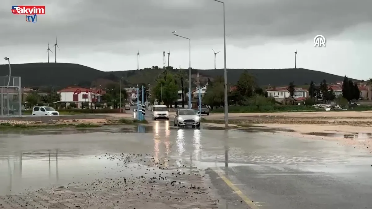 İzmir'de sağanak etkili oldu