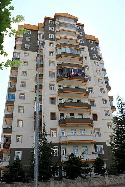 kayseri-kocasinandan-aci-olay-6nci-kattan-dusen-5-yasindaki-belinay-agir-yaralandi-1656613145714.jpeg Kayseri Kocasinan'dan acı olay! 6'ncı kattan düşen 5 yaşındaki Belinay ağır yaralandı-3