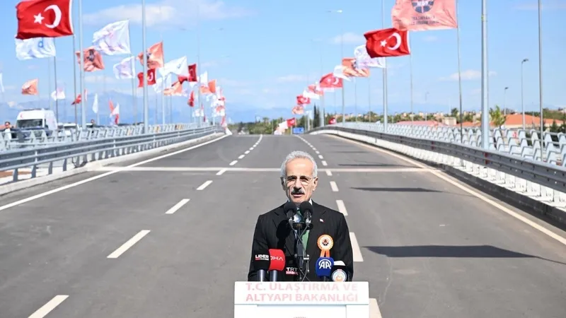 antalya-trafigine-nefes-274-milyon-tl-tasarruf-saglanacak-1775828876702.jpg Antalya trafiğine nefes: 274 milyon TL tasarruf sağlanacak-4