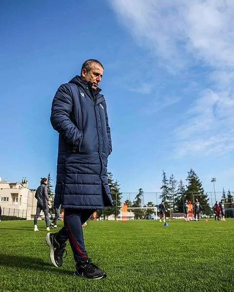 trabzona-her-mac-final-1643757676358.jpeg Fırtına lige tam konsantre! Trabzonspor Teknik Direktörü Abdullah Avcı: Her maçımızı final gibi oynamalıyız-2