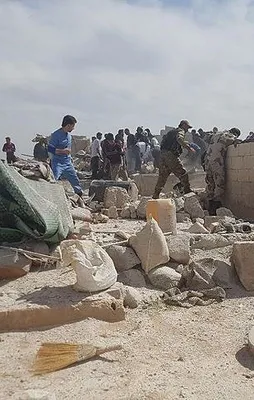 Suriye'de sığınmacı kampına hava saldırısı!