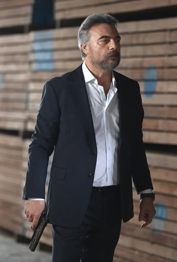 ben-bu-cihana-sigmazam-44-bolum-fragmani-nefes-kesti-savasi-onlar-baslatti-ama-ben-bitirecegim-1699183064021.jpg Ben Bu Cihana Sığmazam 44. bölüm fragmanı nefes kesti: Savaşı onlar başlattı ama ben bitireceğim!-5