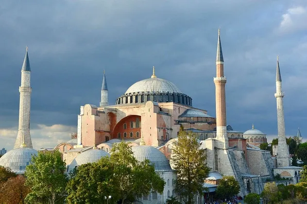 Kültür ve Turizm Bakanı Mehmet Nuri Ersoy Ayasofya’nın son beş yıllık bilançosunu açıkladı!