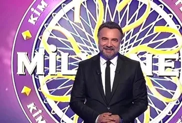 Çöpçüler Kralı filminde Şener Şen’in canlandırdığı zabıta amiri Şakir Hacer’in ailesini sesinin güzel olduğuna ikna etmek için hangi şarkıyı söyler?