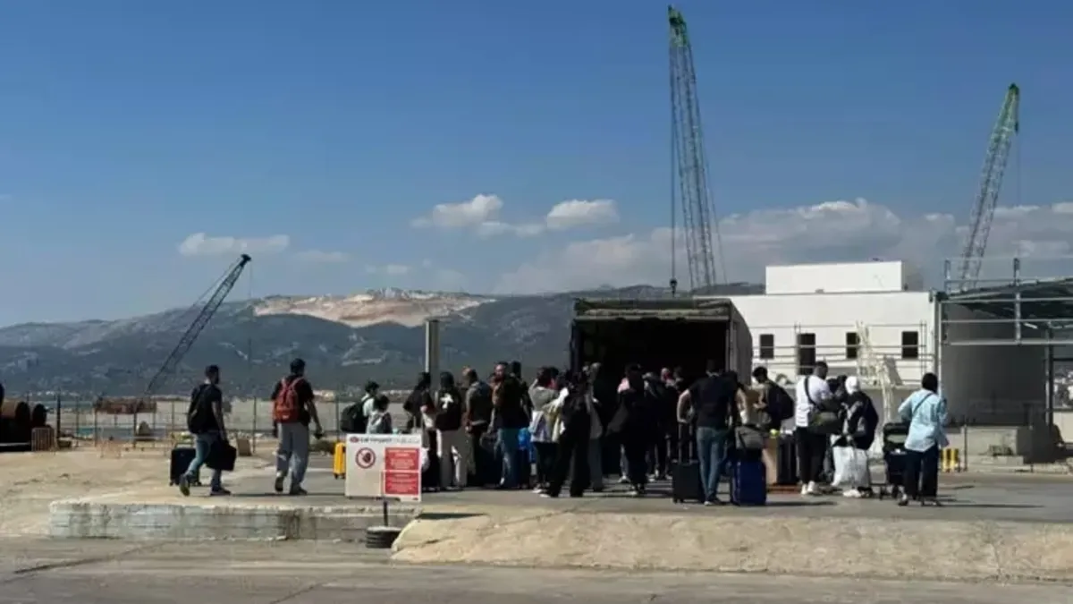 Lübnan’dan Mersin'e tahliyeler devam ediyor! 310 kişi daha getirildi