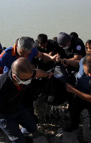 Van'da Sıhke Gölü'ne giren kız çocuğu boğuldu