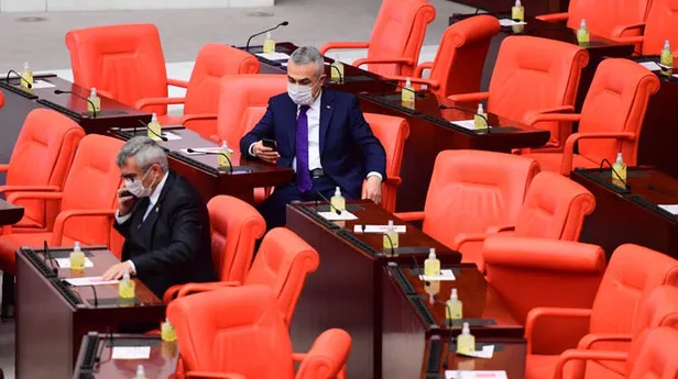 TBMM'de koronavirüs önlemi! Milletvekillerinin hepsi maske ve eldivenle geldi!-4