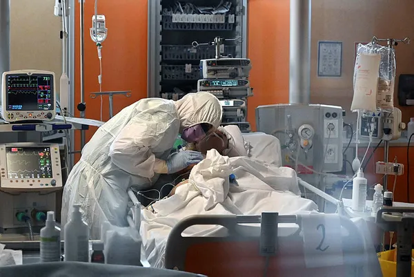 koronavirusu-yenen-bashekim-yardimcisi-docent-bu-herkesin-korkmasi-gereken-bir-sey-1608487694603.jpg Koronavirüsü yenen başhekim yardımcısı doçent: Bu herkesin korkması gereken bir şey-4