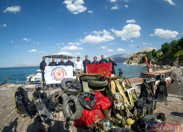 Van Gölü'nde dip temizliği yapıldı! Çıkanlar görenleri hayrete düşürdü - 1