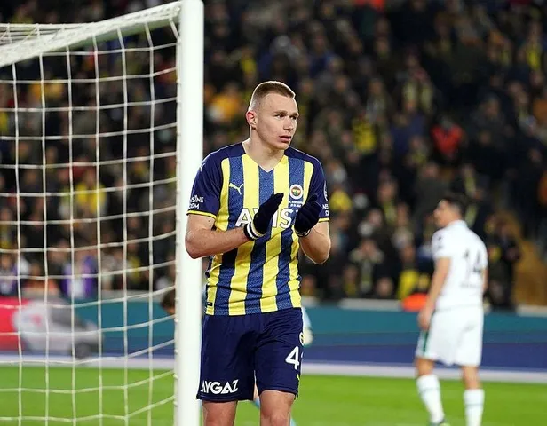 Fenerbahçe'de Attila Szalai'nin sağ diz iç yan bağında zorlanma tespit edildi-1