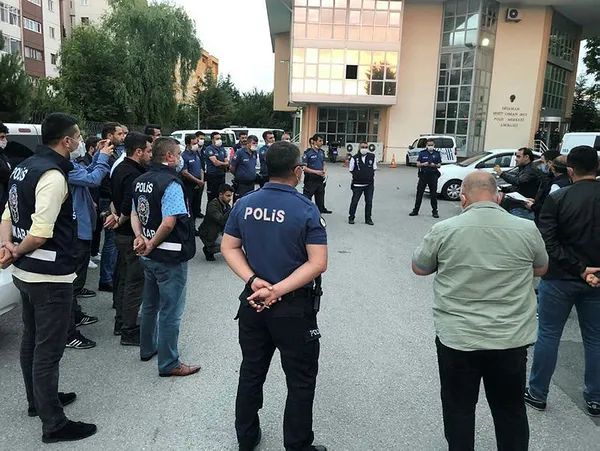 ankara-emniyetinden-polisiye-romanlarina-ilham-verecek-marina-operasyonu-1593342448955.jpg Ankara Emniyeti'nden polisiye romanlarına ilham verecek "Marina" operasyonu-2