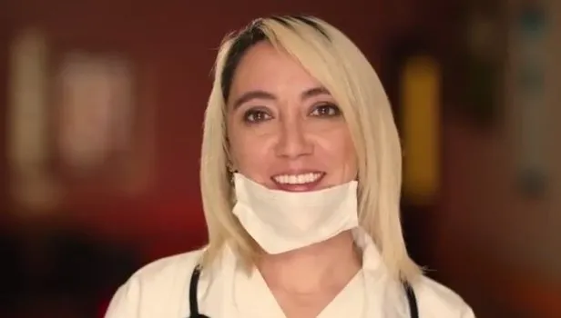 İletişim Başkanı Fahrettin Altun'dan koronavirüsle mücadele yolunda videolu paylaşım: ''Beyaz önlüklü kahramanlara şükranla''